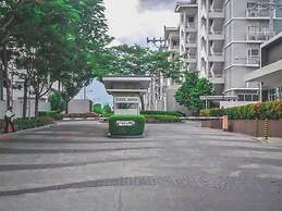 Room in Condo - Butler's Bnb A Trees Residences Qc Phil