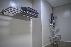 Room in Condo - Butler's Bnb A Trees Residences Qc Phil