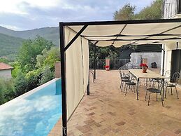 Villa Oasis Pool and Nature