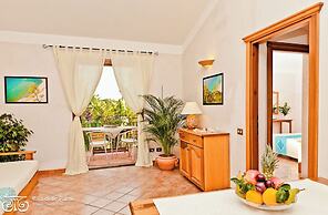 Fantastico Baia de Bahas Residence two Bedroom Sleeps six Num0901