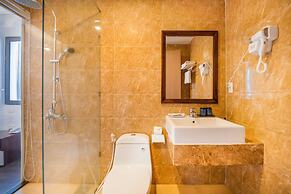 Waikiki Beach Hotel Da Nang