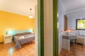 Quaint Residence I Mirti Bianchi 2 Bedroom Apartment Sleeps 6 -trilo 6