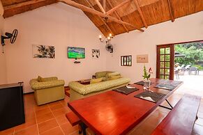 2 bed Apartment With Pool - 2126