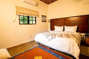 2 bed Apartment With Pool - 2126