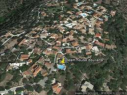 Dream 1 -traditional House With Pool To Share