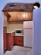 Dream 1 -traditional House With Pool To Share