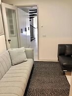 24 Hotham 3 Bedroom Renovated Apartment