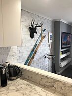 24 Hotham 3 Bedroom Renovated Apartment