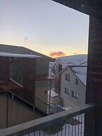 24 Hotham 3 Bedroom Renovated Apartment