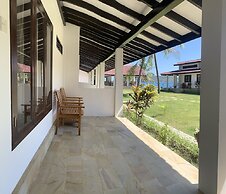 Balong Balong Surf Bungalows