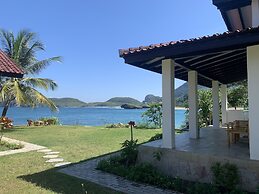 Balong Balong Surf Bungalows