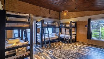 Zostel Poombarai (Kodaikanal)