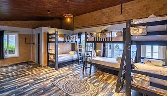 Zostel Poombarai (Kodaikanal)