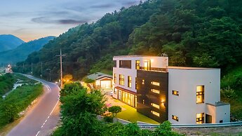 Gapyeong Youkids Poolvilla