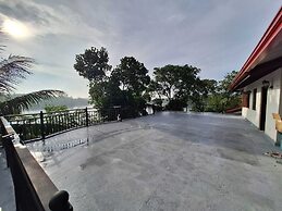 MYH - Lake Front Pvt Villa With Staff and Includes Free Breakfast of Y