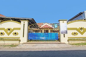 SPOT ON 92424 Wulan Homestay Syariah