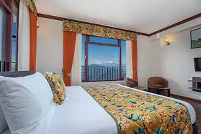 Summit Sherpa Mountain Inn