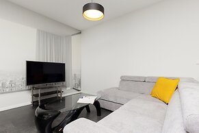 Apartment Grzybowska 85 by Renters