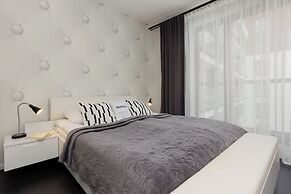 Apartment Grzybowska 85 by Renters