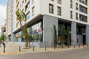 Apartment Grzybowska 85 by Renters