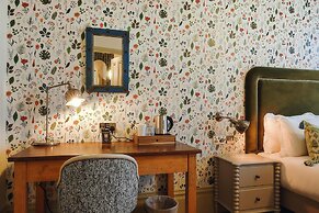 The Black Lion Pub & Boutique Guesthouse