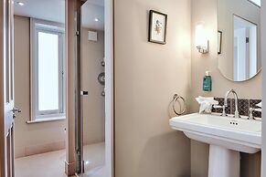 The Black Lion Pub & Boutique Guesthouse