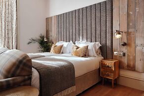 The Black Lion Pub & Boutique Guesthouse