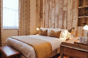 The Black Lion Pub & Boutique Guesthouse