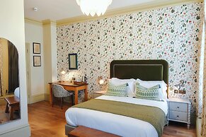 The Black Lion Pub & Boutique Guesthouse