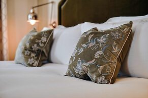 The Black Lion Pub & Boutique Guesthouse
