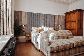 The Black Lion Pub & Boutique Guesthouse