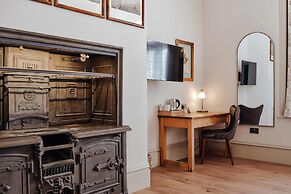 The Black Lion Pub & Boutique Guesthouse