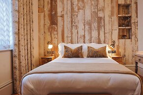 The Black Lion Pub & Boutique Guesthouse