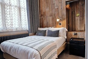 The Black Lion Pub & Boutique Guesthouse