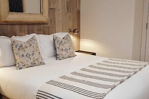 The Black Lion Pub & Boutique Guesthouse