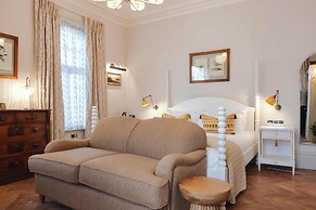 The Black Lion Pub & Boutique Guesthouse
