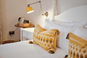 The Black Lion Pub & Boutique Guesthouse