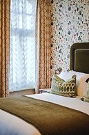 The Black Lion Pub & Boutique Guesthouse