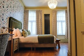 The Black Lion Pub & Boutique Guesthouse