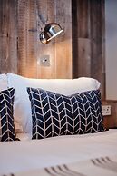 The Black Lion Pub & Boutique Guesthouse