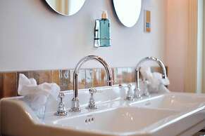 The Black Lion Pub & Boutique Guesthouse
