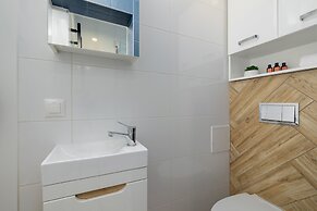 Studio Ziolowa Ochojec by Renters