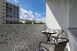 Studio Ziolowa Ochojec by Renters