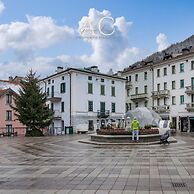 Square Apartment in Ponte di Legno