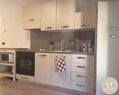 Square Apartment in Ponte di Legno