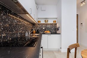 Plac Unii Apartment Gdynia by Renters