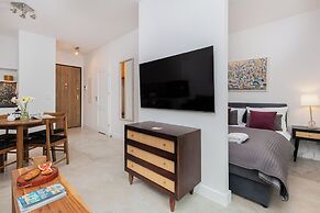 Plac Unii Apartment Gdynia by Renters