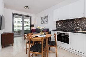 Plac Unii Apartment Gdynia by Renters