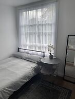 Charming Studio in London - 1 Person Only