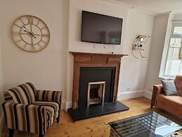 Lovely 4-bed House in Nottingham- Mapperly Park